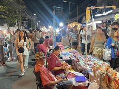-周日夜市