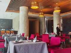 -粤尚腾香居中餐厅(首都机场希尔顿店)