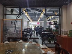 大堂-胡须哥网红竹筒菜