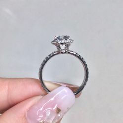-威德钻石-克拉钻大本营(南京东路店)