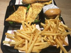 -The Habit Burger Grill 哈比特汉堡(复兴soho店)