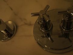 主卧浴室好使的水龙头-王府半岛酒店