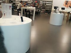 -Apple授权专营店(五彩城店)
