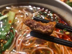 -爆炸头阿姨小四川正宗川味小吃(无任何分店)