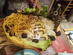 -老牌坊云南鱼豆花火锅(嵩山店)
