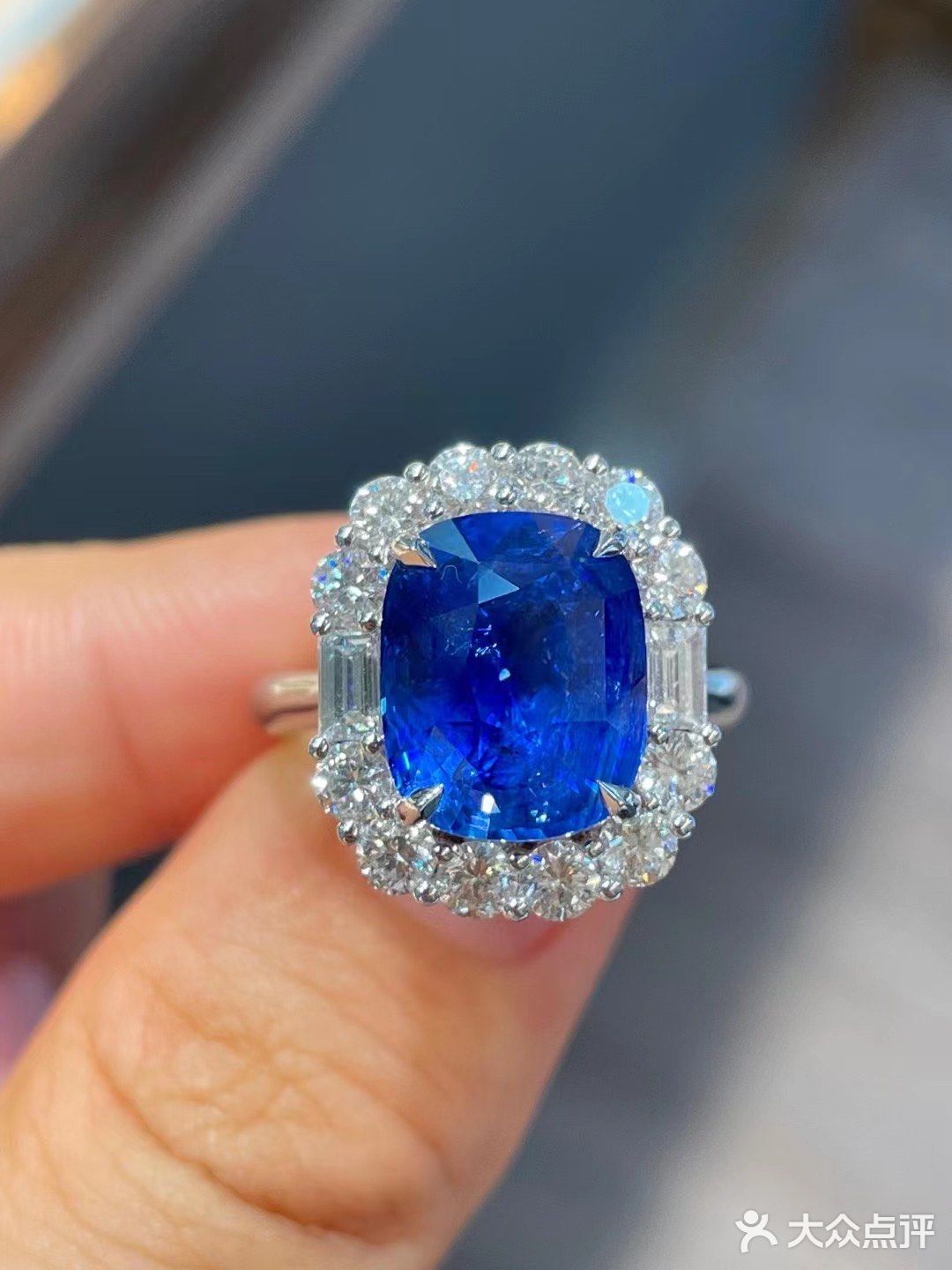 又见7克拉蓝宝石两用款