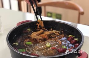 沉魚落雁 (Wild Turtle and Fresh Pigeon Stew)