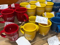 -m豆巧克力世界(上海世茂广场店)