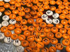 -m豆巧克力世界(上海世茂广场店)