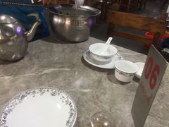 餐具摆设-四川小胡子海鲜(丁村万人海鲜广场店)