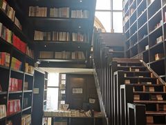 -钟书阁(松江泰晤士小镇店)