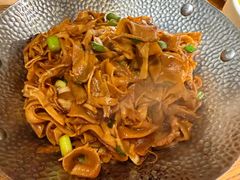 干锅湘西腊肉毛竹笋-花舍·新派粤菜·西餐·下午茶(亚运村·鸟巢店)