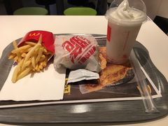 -麦当劳(七宝乐购店)