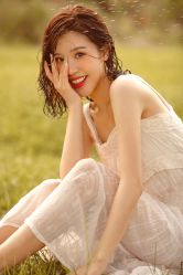 -onlygirl摄影美学馆高端定制(江滩店)
