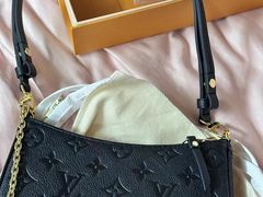 -小飞侠奢侈品回收 寄卖 养护(宝山宝龙广场店)