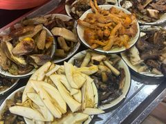 -杨记山珍鸡煲菌汤锅