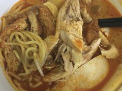 -亚王咖喱鸡米粉面