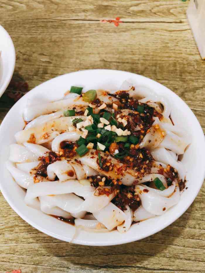 广元蒸凉面-"今天去朋友家玩,他带我去吃了这家广元拉面.