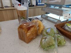 -顶东面包花园·生日蛋糕(世博店)