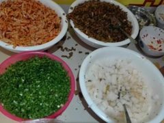 配料区-螺满地螺丝粉
