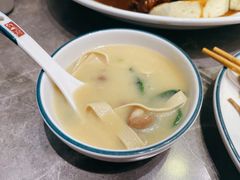 老济南甜沫-闫府私房菜·百年鲁菜(恒隆店)