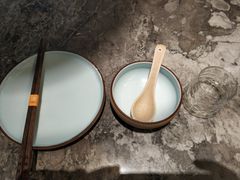 餐具摆设-稻鲜记潮汕砂锅粥