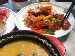 菠萝咕咾肉-蝴蝶里·粤菜·点心(滨江龙湖店)