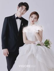 -雪中彩影婚纱摄影·微光艺术中心