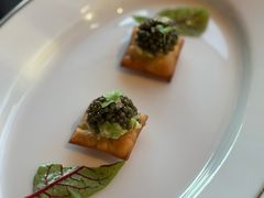 鱼子酱牛油果配葱油饼-广州柏悦酒店·悦景轩·粤菜餐厅