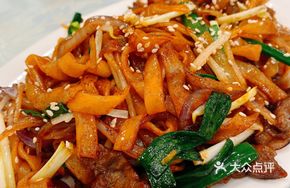 Flame Dry-Fried Beef Rice Noodles