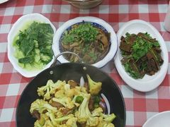 -鲁班小馆(政四街店)