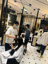 -HAIR CORNER
