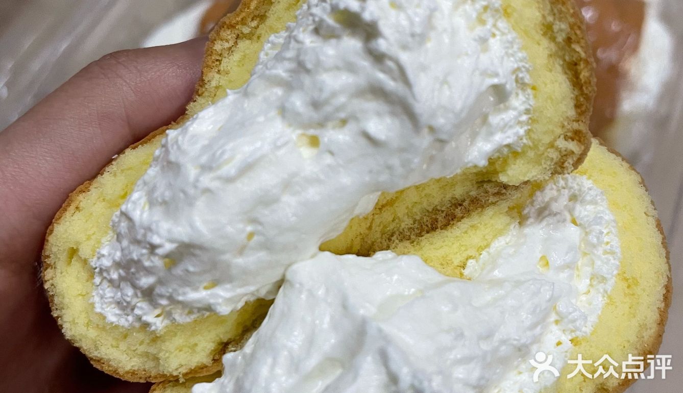 老式的奶油蛋糕卷