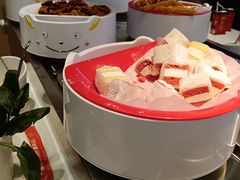 -龍歌自助小火锅(市北CBD万达店)