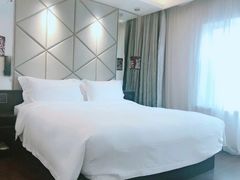 -桔子酒店(上海西藏北路地铁站店)