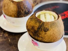 原汁椰皇炖鸡汤-陆记鹅庄·潮汕菜·狮头鹅(大仟里店)