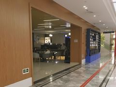 -瑞幸咖啡(华东理工大学商学院店)