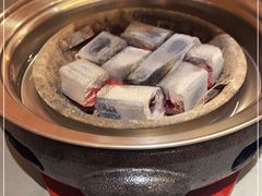 -围炉肉舍•炭烤活鳗•丹东海鲜烤肉(步行街店)