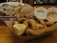 炸海鲜什锦-瑞食酒馆 La Taverne Suisse