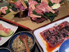 -铭牛烧肉·和牛海鲜自助(高新月牙湖店)