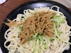 老北京炸酱面-门框胡同百年卤煮(鸟巢店)