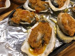 蒜茸烧生蚝-老东镇啤酒屋海鲜加工·蒸汽海鲜·海鲜烧烤(台东店)