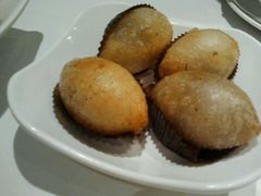咸水角，差，中間幾乎是空心，沒有餡-稻香(青衣城店)