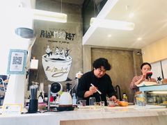 -red donkey coffee