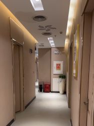 -斐研美医疗美容·眼周抗衰中心