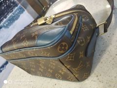 -莱靓奢侈品洗护改衣店(新世界百货崇文店)