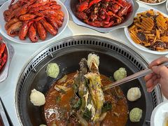 -丹水桥地锅鱼·翘嘴鲌·地方特色全鱼宴(丹江口大坝店)
