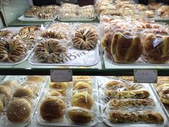 -新月蛋糕西点专卖店(大麦街店)