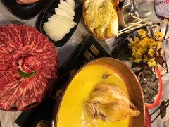 -鲜入围煮花胶鸡海鲜火锅