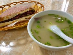 -河间正宗驴肉火烧(听海居店)